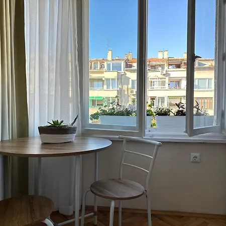 Apartman Something In French Burgasz